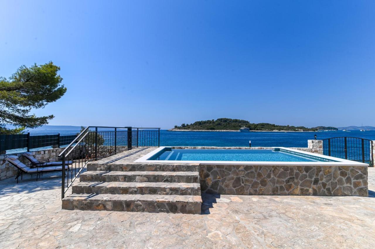 Villa Rudini With Heated Pool Okrug Gornji Buitenkant foto
