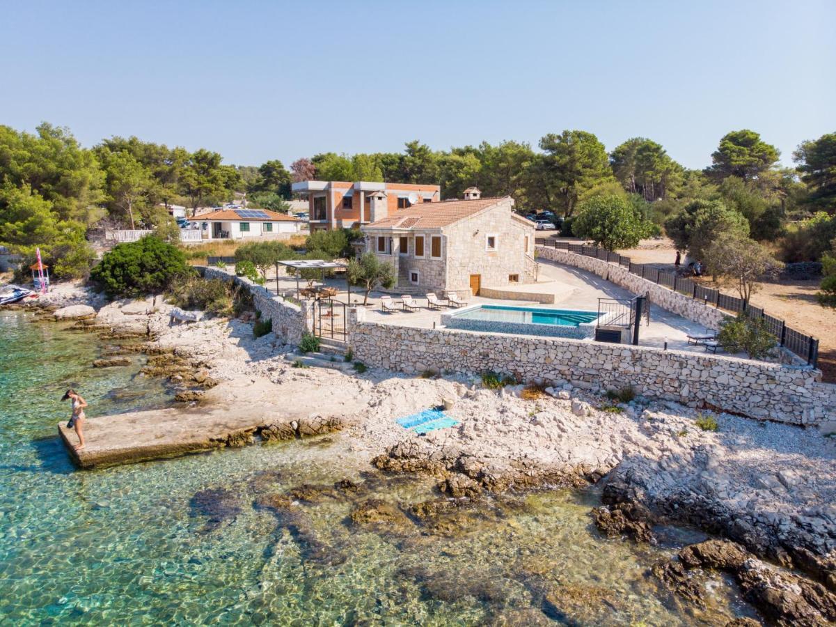 Villa Rudini With Heated Pool Okrug Gornji Buitenkant foto