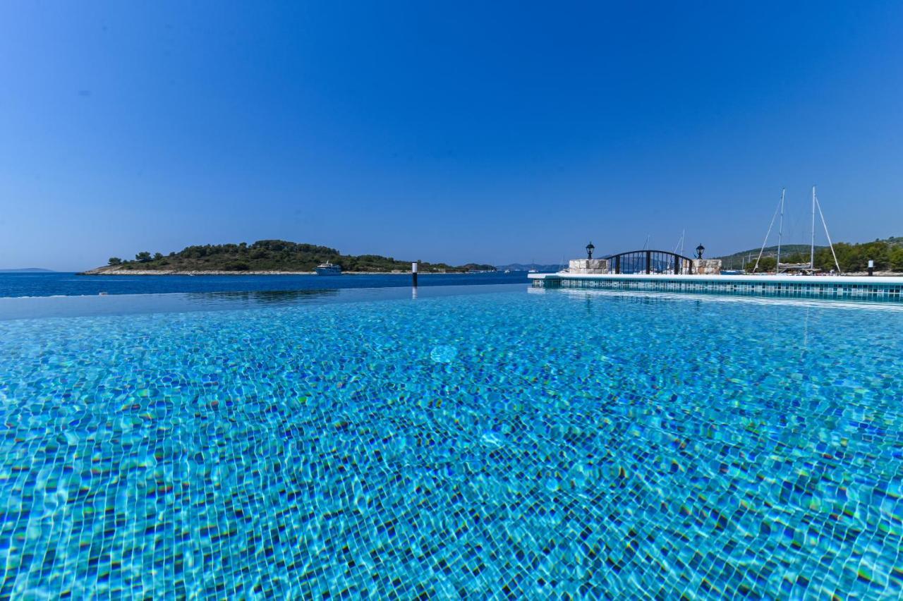 Villa Rudini With Heated Pool Okrug Gornji Buitenkant foto