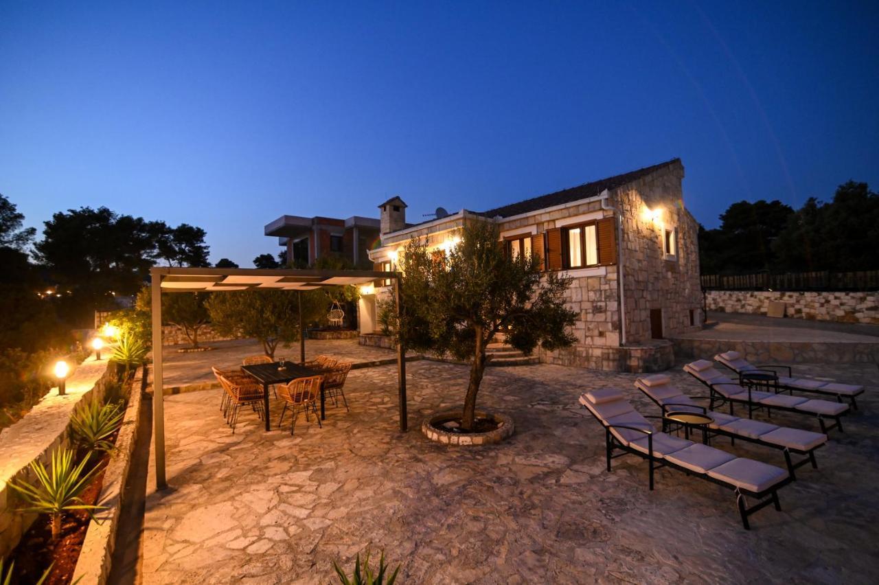 Villa Rudini With Heated Pool Okrug Gornji Buitenkant foto
