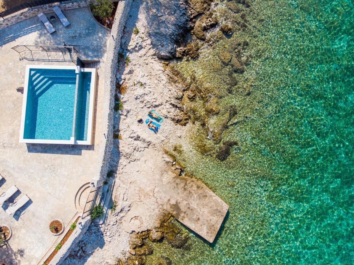 Villa Rudini With Heated Pool Okrug Gornji Buitenkant foto