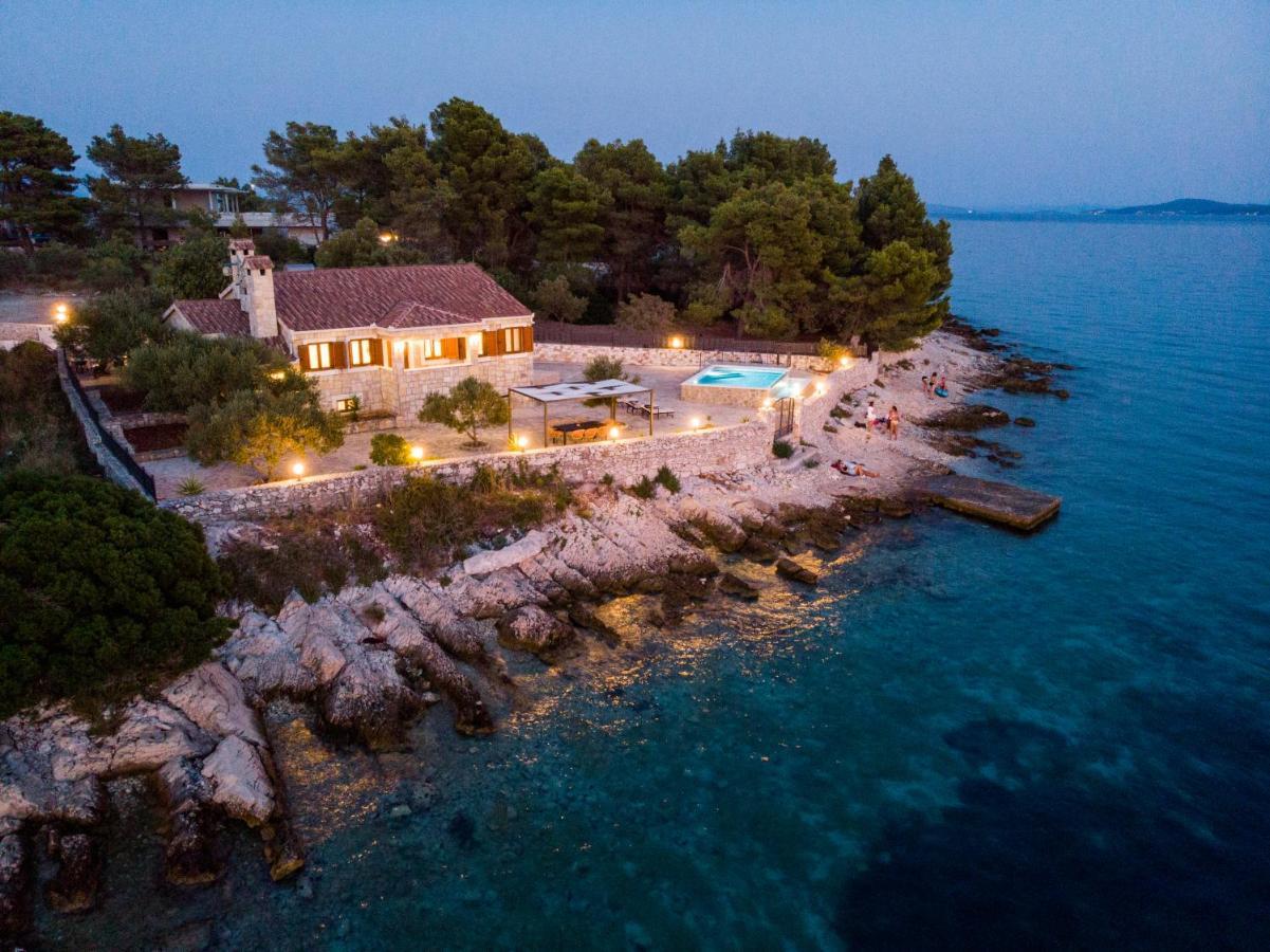 Villa Rudini With Heated Pool Okrug Gornji Buitenkant foto