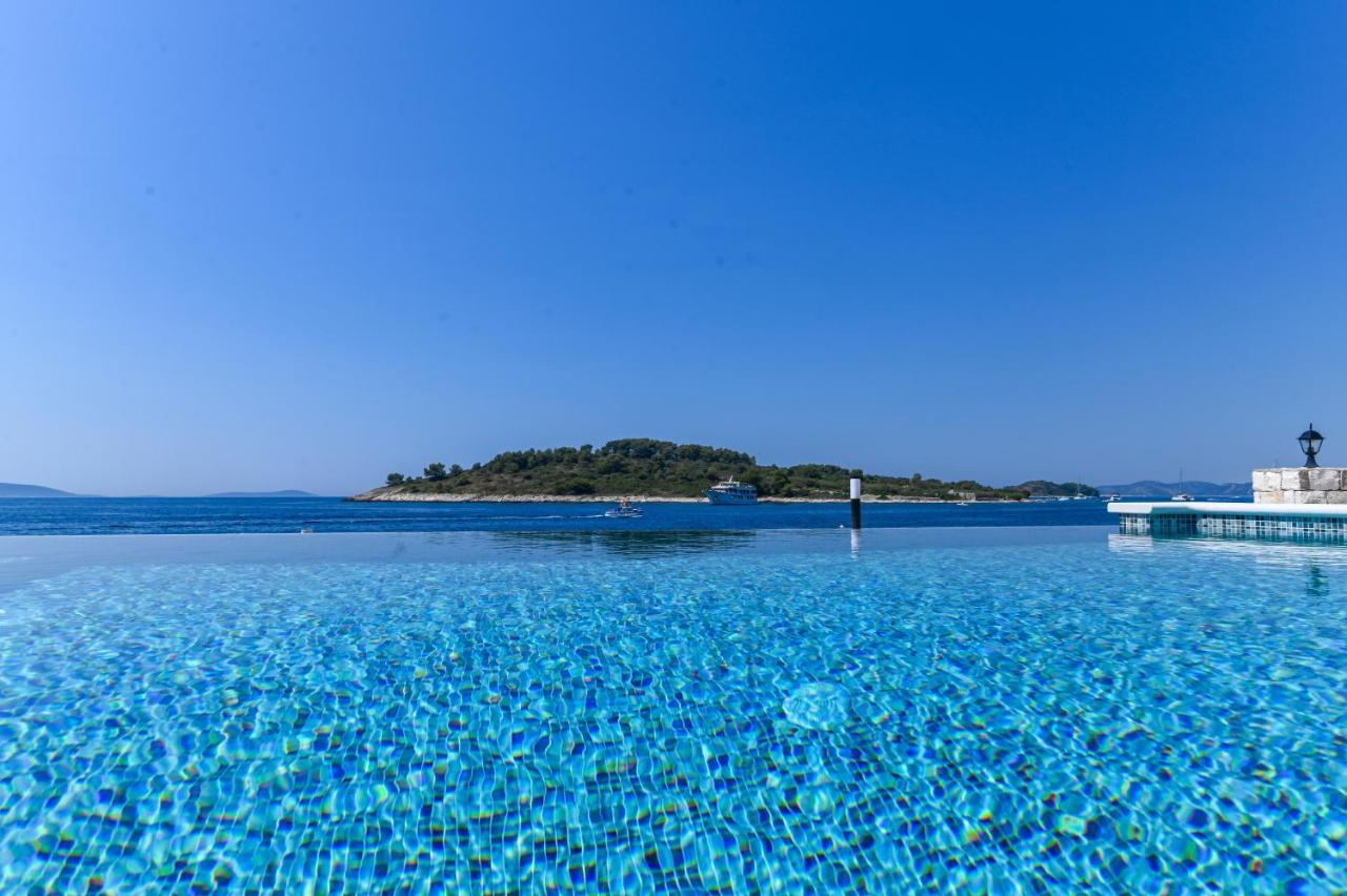 Villa Rudini With Heated Pool Okrug Gornji Buitenkant foto