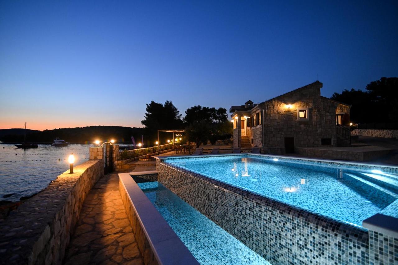 Villa Rudini With Heated Pool Okrug Gornji Buitenkant foto