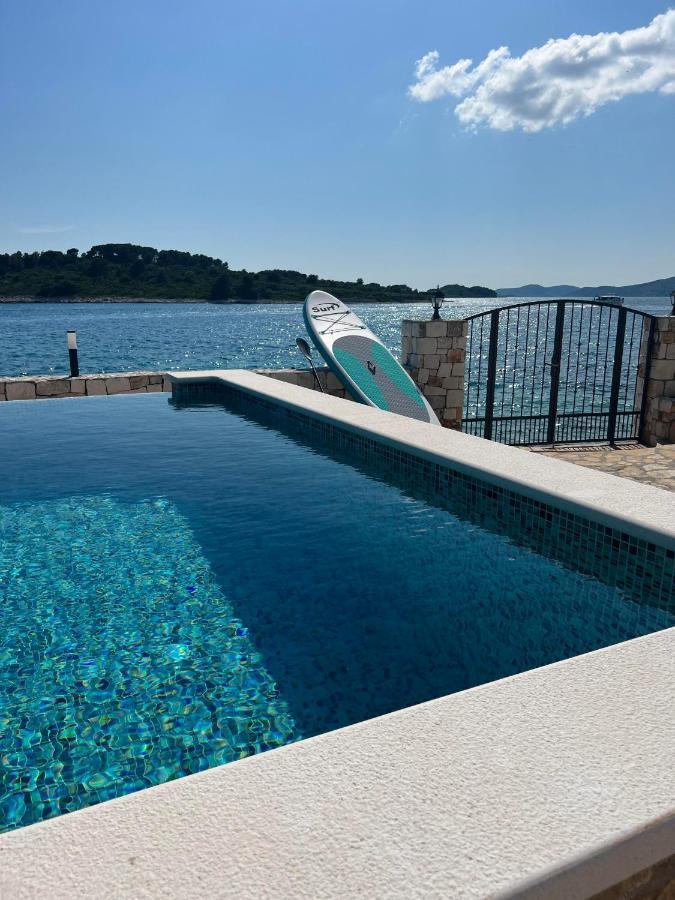 Villa Rudini With Heated Pool Okrug Gornji Buitenkant foto